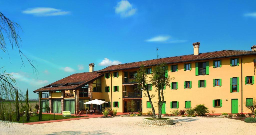 Il Milione Country Hotel Palazzolo dello Stella Esterno foto